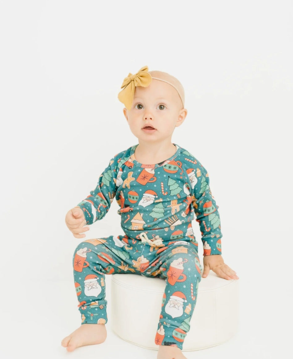 Holly Jolly Christmas Lounge Set