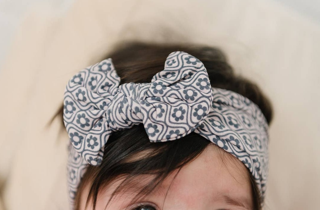 Black Retro Flowers Nylon Headband